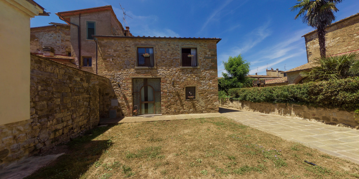 Entrance of Casa Mattei